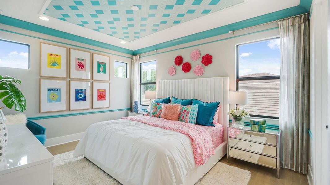 Model Photo used for reference Model Photo used for reference