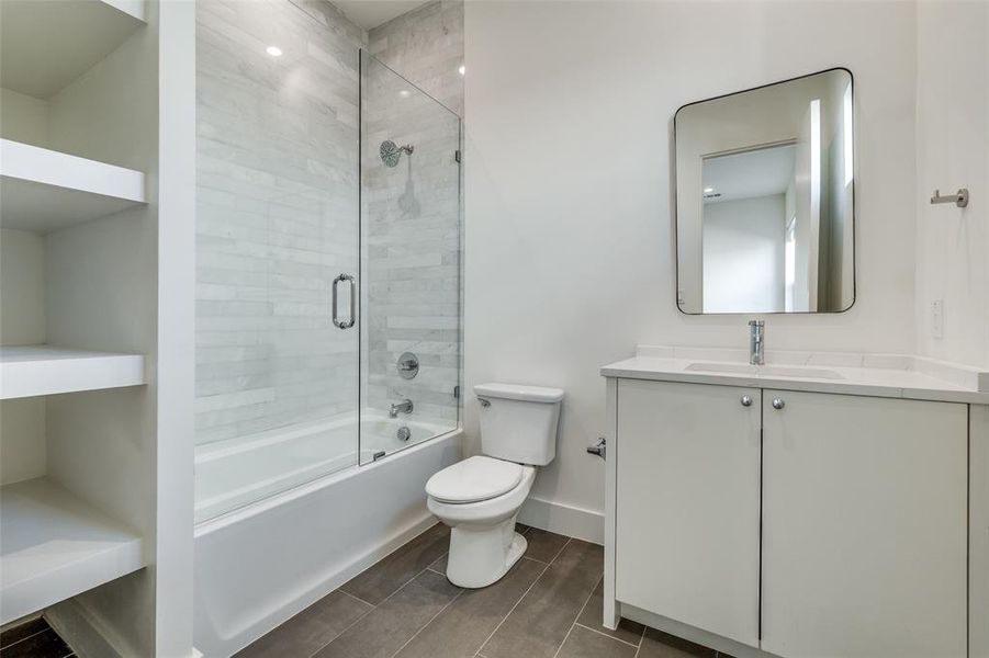 Furnished interior view inside a new home in , Dallas (Image 9). Furnished interior view inside a new home in , Dallas (Image 9).