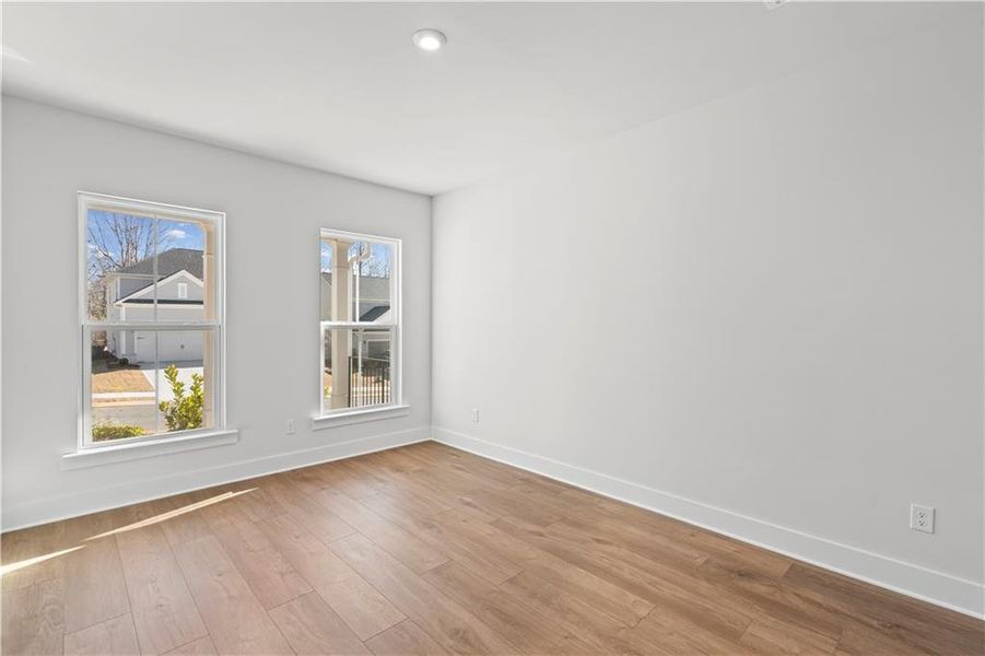 Spacious, unfurnished interior of a new home in Hunters Creek, Flowery Branch (Image 15).