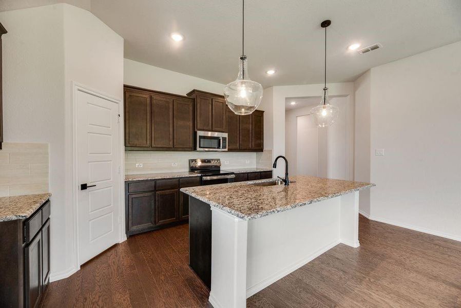El Dorado-Concept 1937-LD-S-284 Coronado Court-Kitchen2-Risewell Homes
