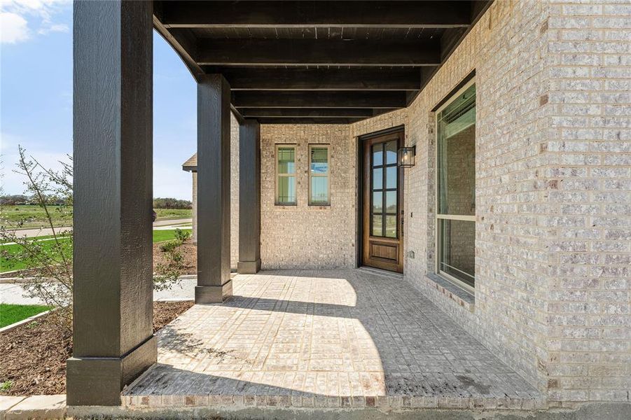 Exterior details and patio area of a home in Glenbrook, Red Oak (Image 27).