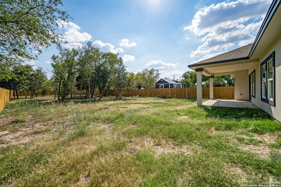 Exterior details and patio area of a home in , Beeville (Image 20).