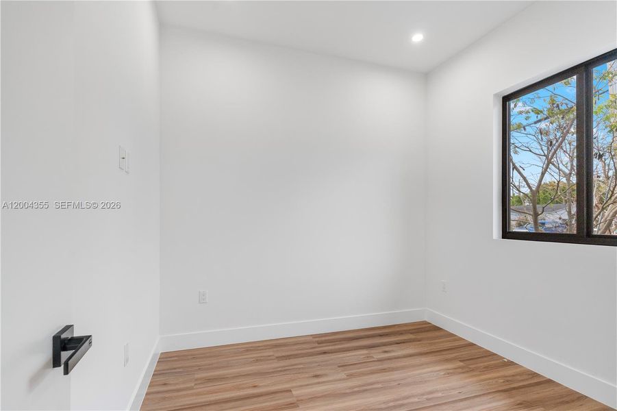 Spacious, unfurnished interior of a new home in , Miami (Image 21).