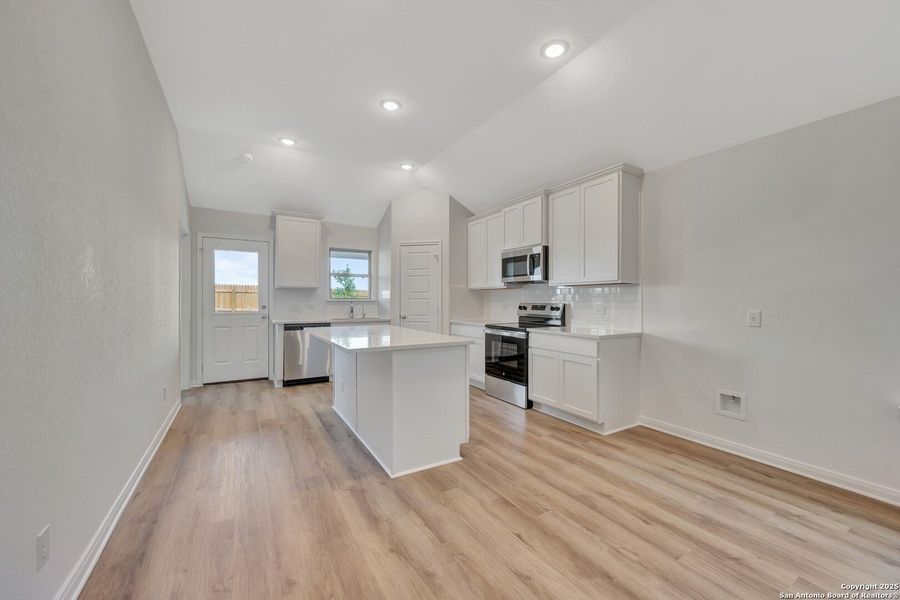 Spacious, unfurnished interior of a new home in Park Place, New Braunfels (Image 31). Spacious, unfurnished interior of a new home in Park Place, New Braunfels (Image 31).