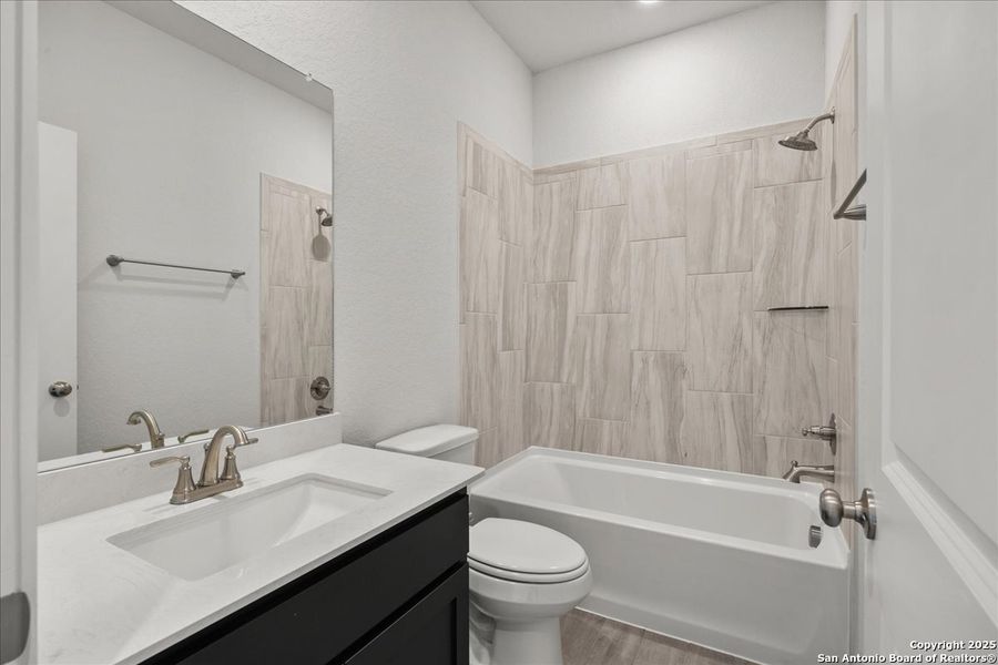 Furnished interior view inside a new home in Village at Three Oaks, Seguin (Image 6). Furnished interior view inside a new home in Village at Three Oaks, Seguin (Image 6).