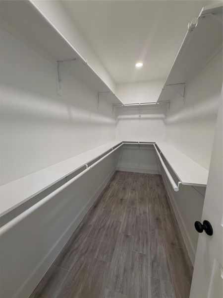 Spacious, unfurnished interior of a new home in , Conroe (Image 17).