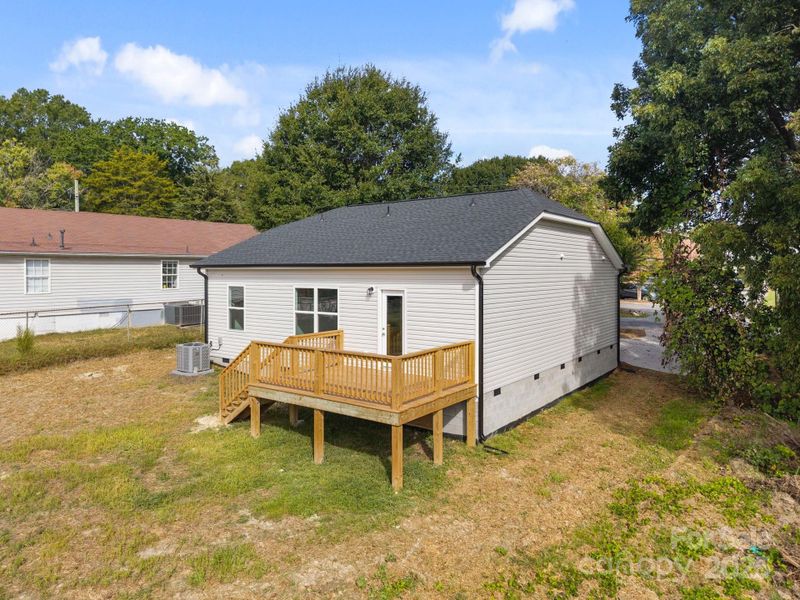 Exterior details and patio area of a home in , Gastonia (Image 11).