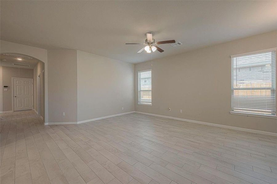 Spacious, unfurnished interior of a new home in Sunterra, Katy (Image 10). Spacious, unfurnished interior of a new home in Sunterra, Katy (Image 10).