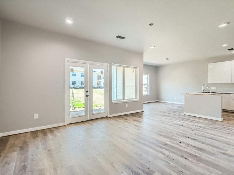 Spacious, unfurnished interior of a new home in , Montgomery (Image 10).