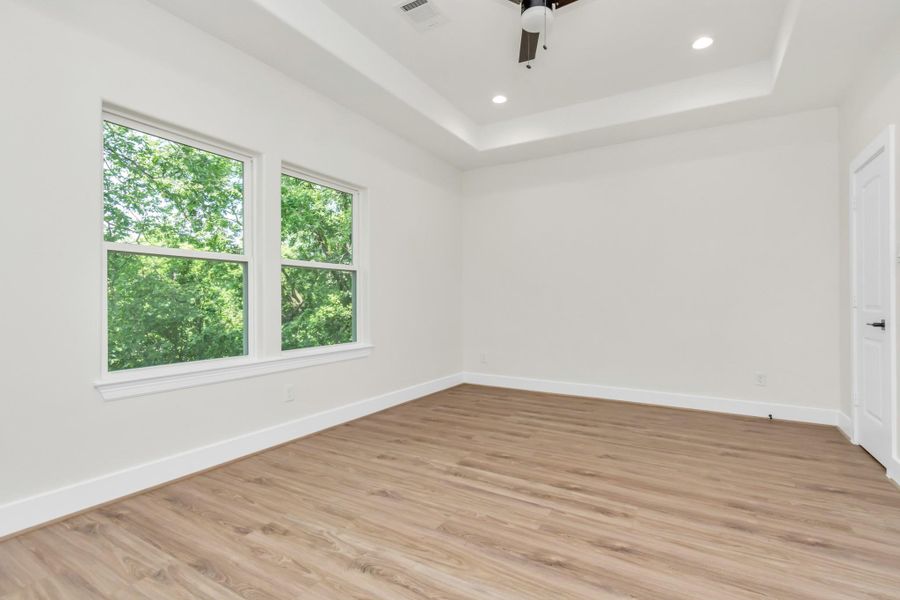 Spacious, unfurnished interior of a new home in , Houston (Image 25).