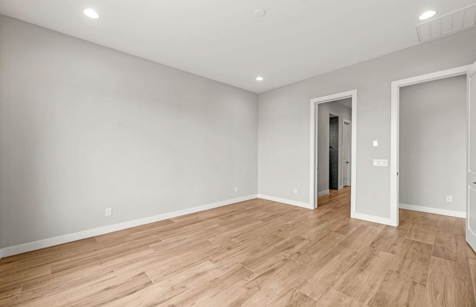 Spacious, unfurnished interior of a new home in Artisan at Asante, Surprise (Image 17).