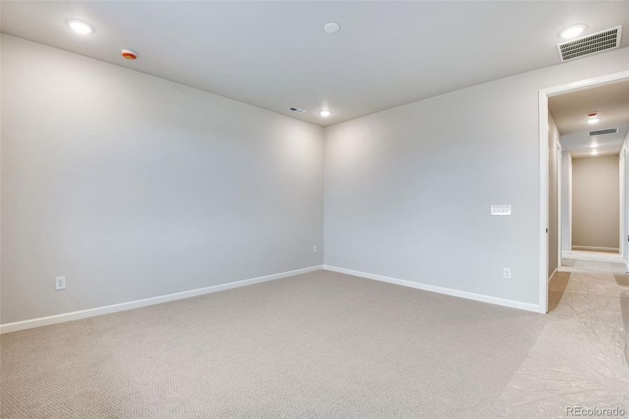 Spacious, unfurnished interior of a new home in Painted Prairie, Aurora (Image 34).