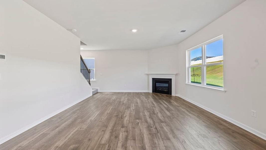 Spacious, unfurnished interior of a new home in Hunters Ridge, Woodruff (Image 15).
