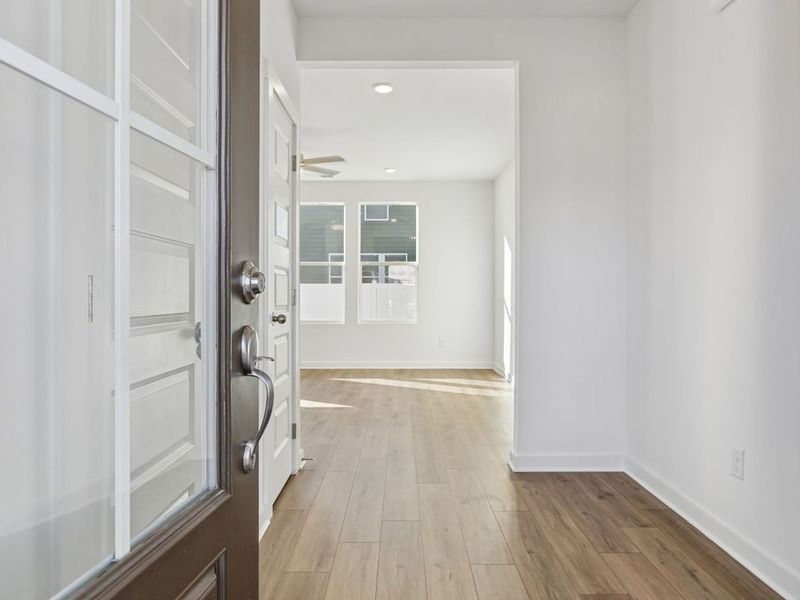 Spacious, unfurnished interior of a new home in Sage Farms, White House (Image 17).