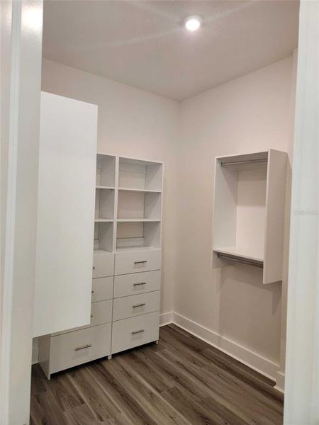 Spacious, unfurnished interior of a new home in , Homosassa (Image 17).