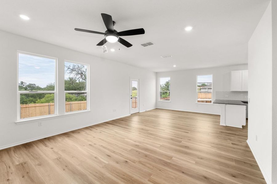 Spacious, unfurnished interior of a new home in Creekside at Estancia, Austin (Image 19).