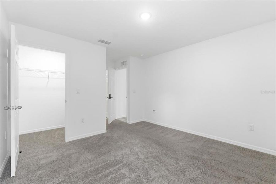 Spacious, unfurnished interior of a new home in , Winter Haven (Image 17).