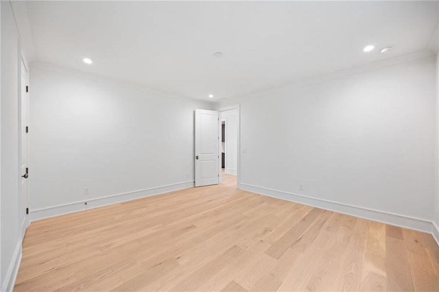 Spacious, unfurnished interior of a new home in , Atlanta (Image 32).