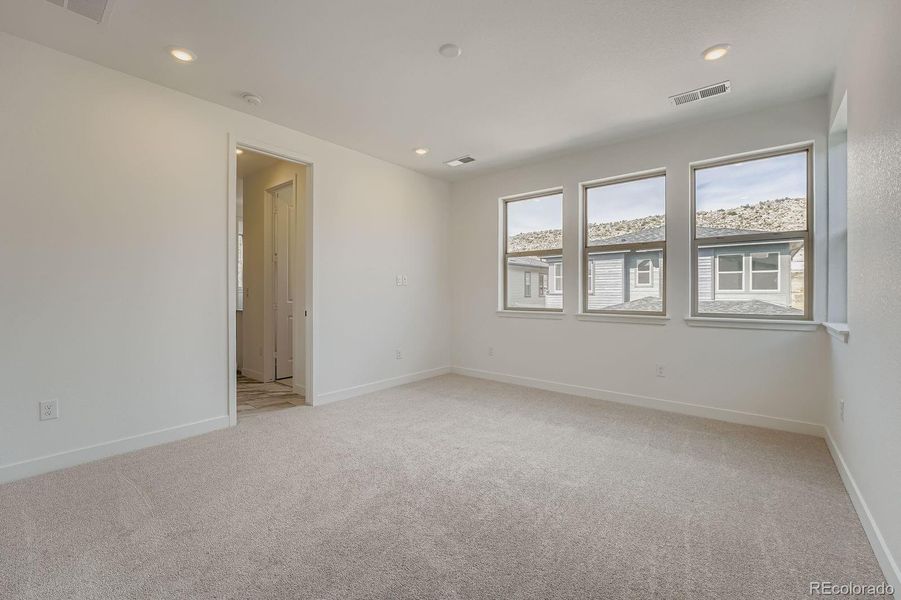 Spacious, unfurnished interior of a new home in Red Rocks Ranch: The Skyline Collection, Morrison (Image 8).