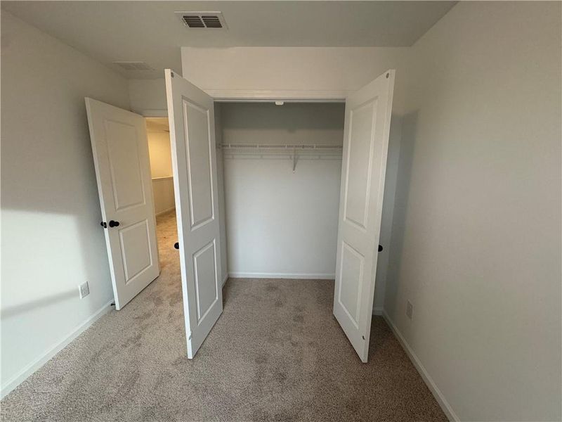 Spacious, unfurnished interior of a new home in Laurelwood, Douglasville (Image 13).