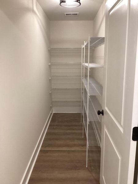 Spacious, unfurnished interior of a new home in , Hollywood (Image 7).