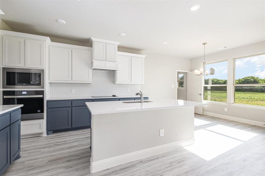 Furnished interior view inside a new home in , Waxahachie (Image 7).