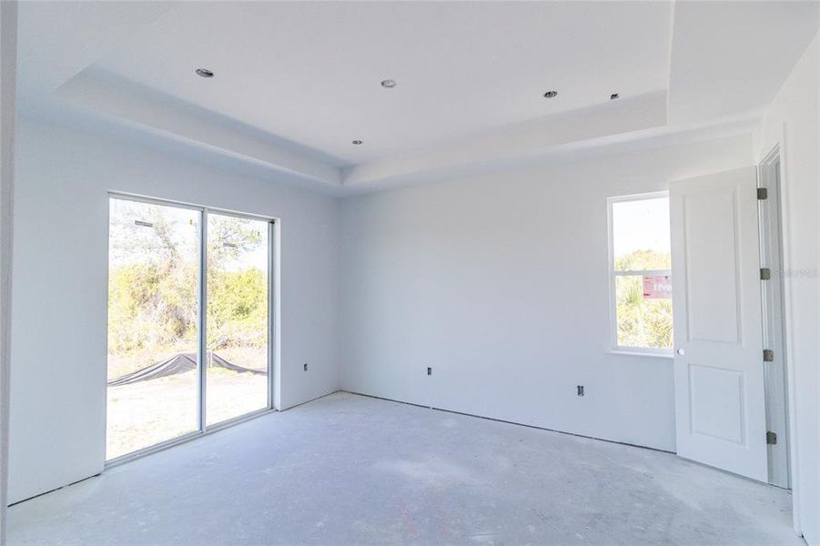 Spacious, unfurnished interior of a new home in , Port Charlotte (Image 16).