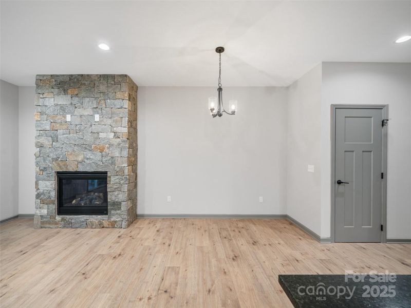 Spacious, unfurnished interior of a new home in , Burnsville (Image 13).