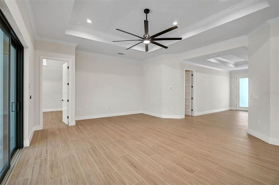 Spacious, unfurnished interior of a new home in , Rotonda West (Image 34).