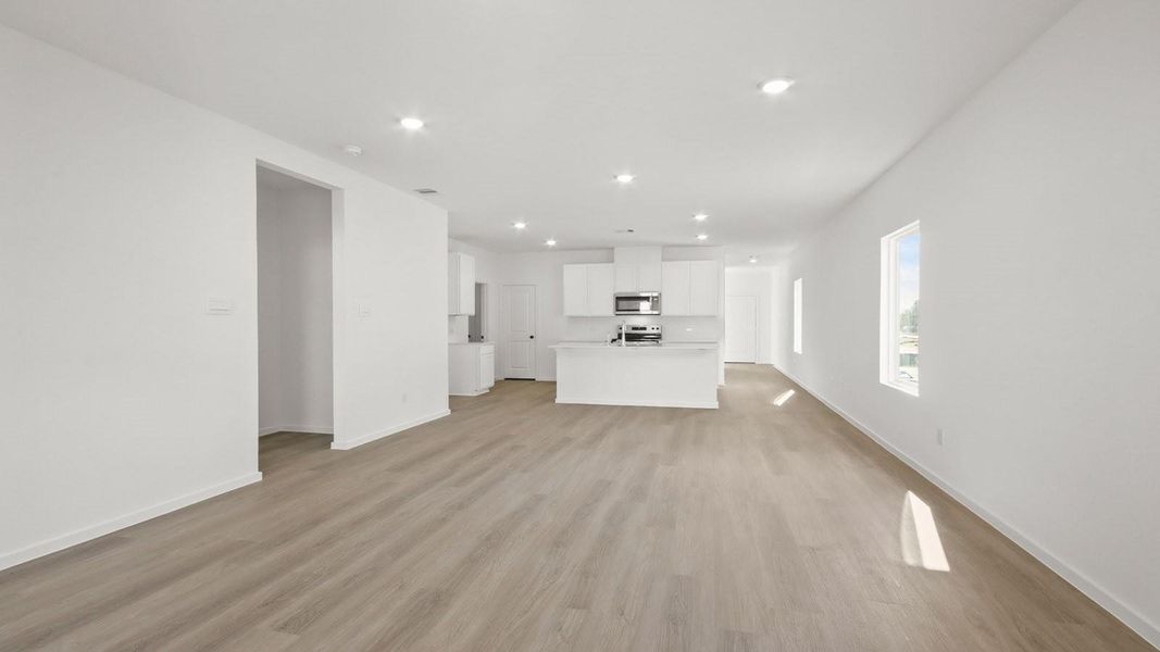 Spacious, unfurnished interior of a new home in Lake Conroe Cove, Willis (Image 9). Spacious, unfurnished interior of a new home in Lake Conroe Cove, Willis (Image 9).