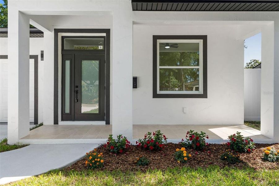 Exterior details and patio area of a home in , Tampa (Image 3).