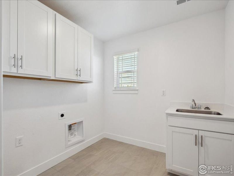 Spacious, unfurnished interior of a new home in Vantage, Berthoud (Image 11).