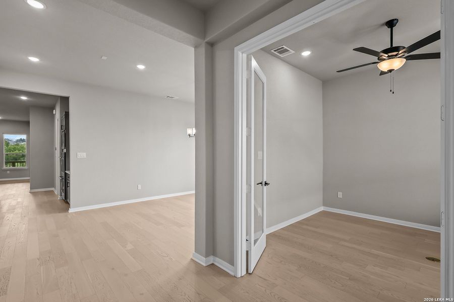 Spacious, unfurnished interior of a new home in Homestead, Schertz (Image 29).