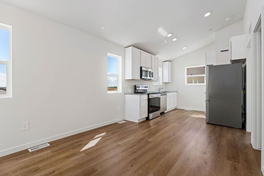 3752 Katina Way - Redcliff Living Room