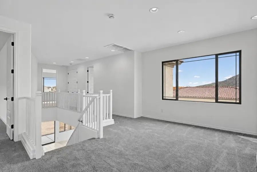 Spacious, unfurnished interior of a new home in Aloravita South, Peoria (Image 29).