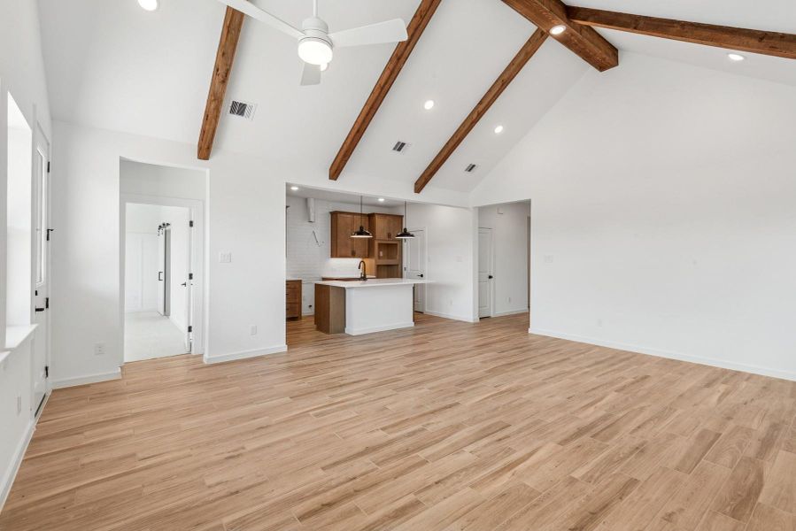 Spacious, unfurnished interior of a new home in Harvest Pointe, Needville (Image 14).