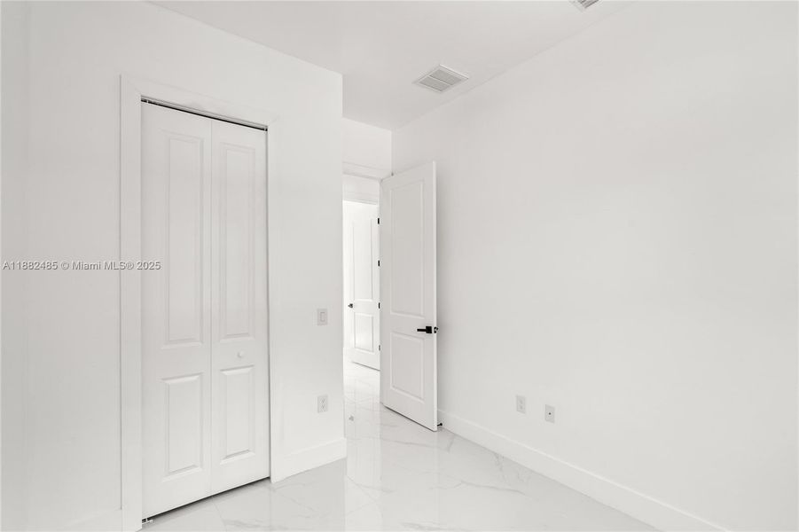 Spacious, unfurnished interior of a new home in , Lehigh Acres (Image 35).