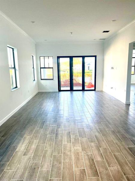 Spacious, unfurnished interior of a new home in Tesoro Club, Port St. Lucie (Image 8).