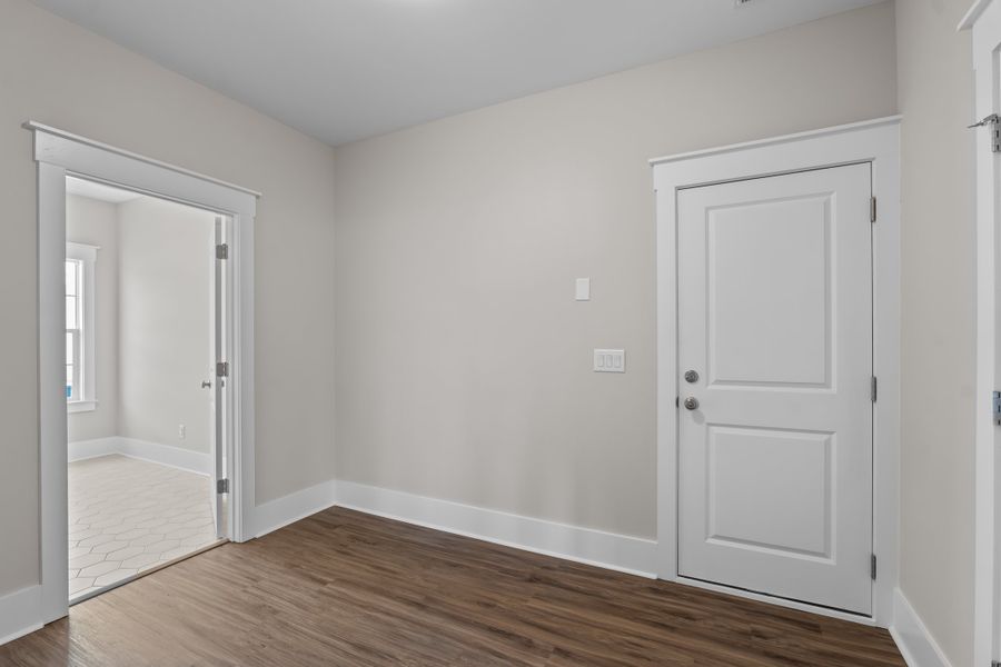 Representative unfurnished interior of a home built from the Kauai by Bill Clark Homes in Sidbury Landing, Wilmington (Image 56).