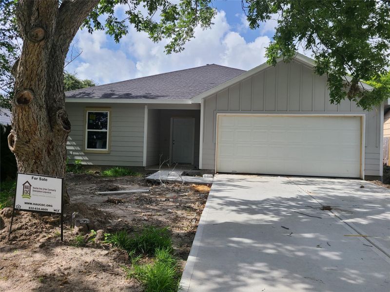 Front exterior of a new home in , Texas City, TX, highlighting curb appeal (Image 1). Front exterior of a new home in , Texas City, TX, highlighting curb appeal (Image 1).