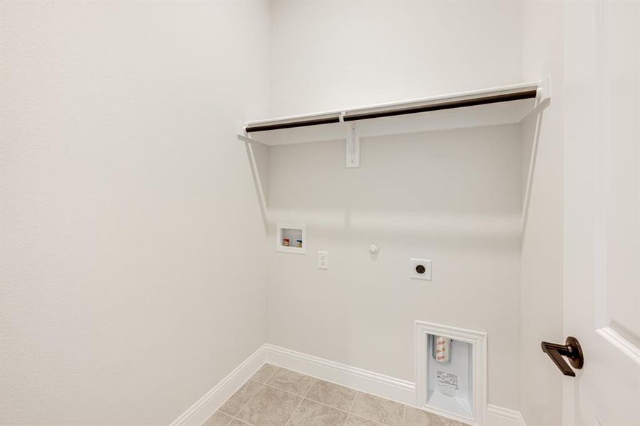 Spacious, unfurnished interior of a new home in Hulen Trails Classic 50, Fort Worth (Image 27). Spacious, unfurnished interior of a new home in Hulen Trails Classic 50, Fort Worth (Image 27).