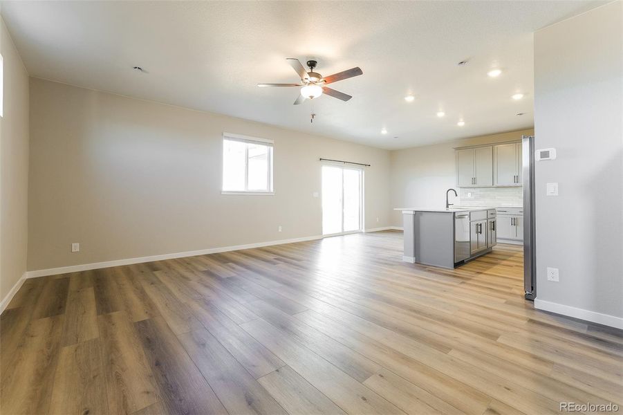 Spacious, unfurnished interior of a new home in Second Creek Farm, Commerce City (Image 10).