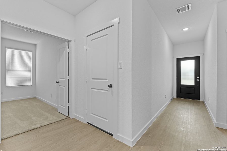 Spacious, unfurnished interior of a new home in Hidden Trails: Coastline Collection, Bulverde (Image 19).