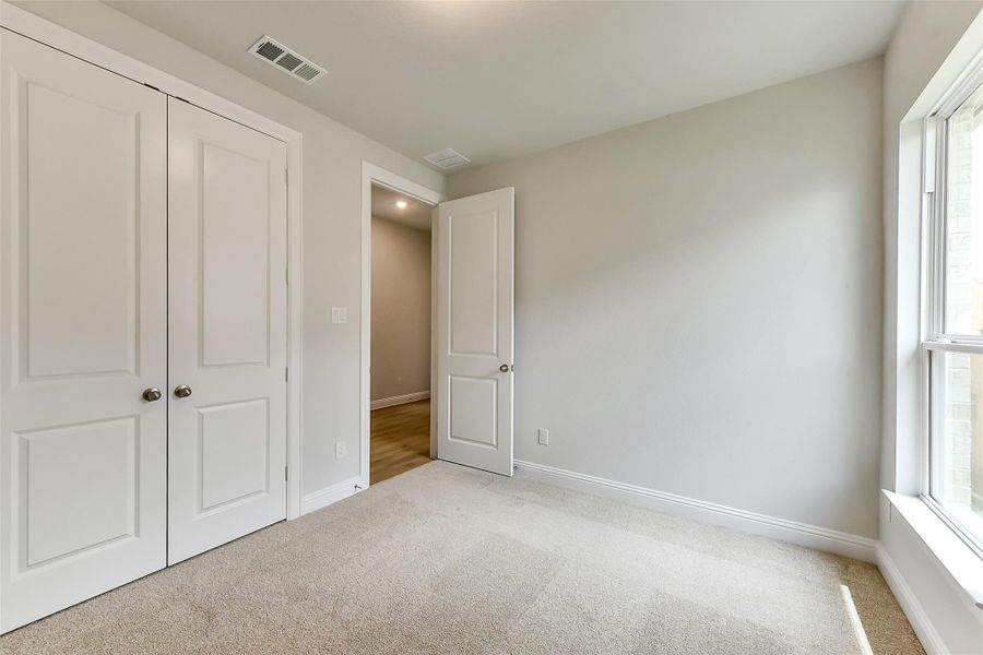 Spacious, unfurnished interior of a new home in Evergreen 50', Conroe (Image 29).