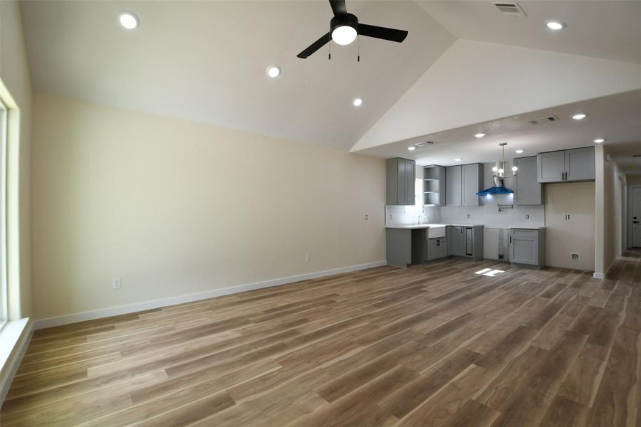 Spacious, unfurnished interior of a new home in , Conroe (Image 16). Spacious, unfurnished interior of a new home in , Conroe (Image 16).