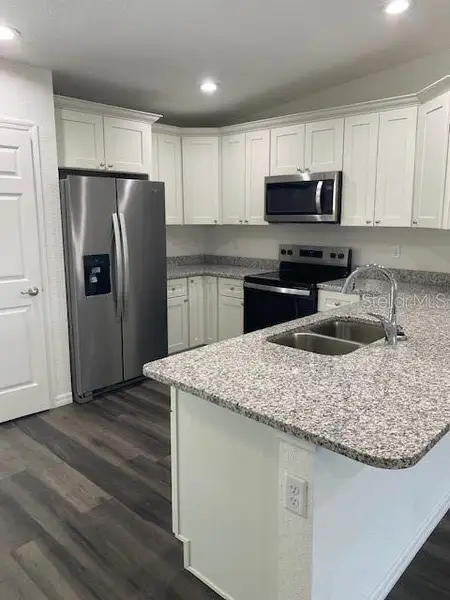 Furnished interior view inside a new home in , Ocklawaha (Image 3).