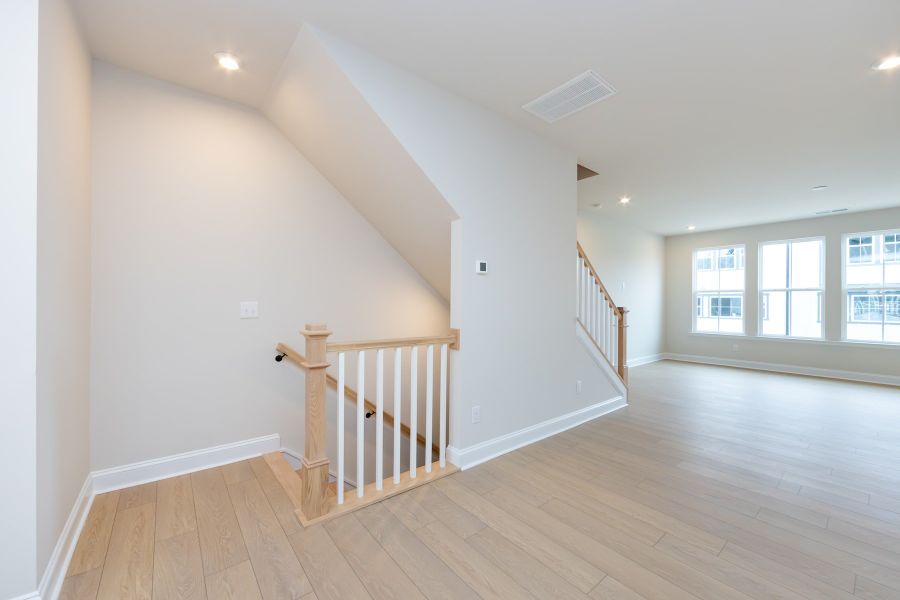 Spacious, unfurnished interior of a new home in Bellflower, Charlotte (Image 24).