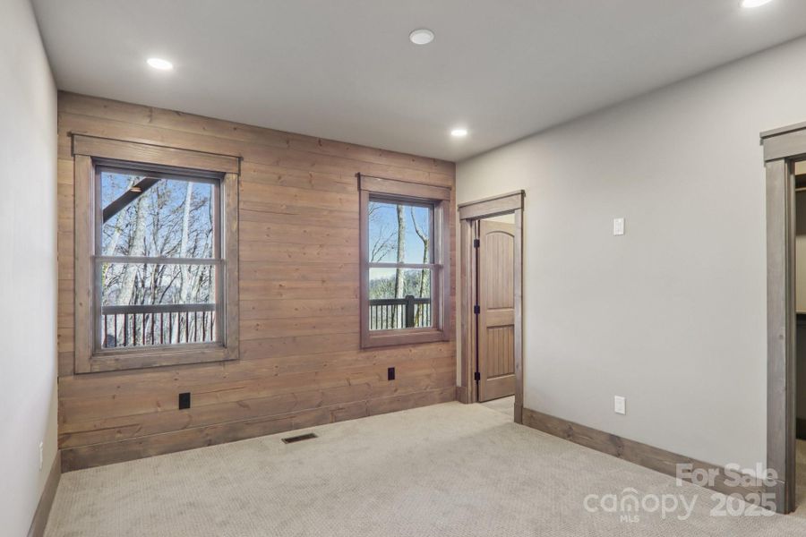 Spacious, unfurnished interior of a new home in , Maggie Valley (Image 23).