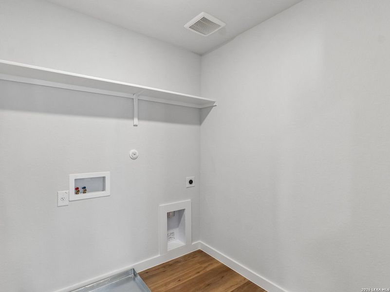 Spacious, unfurnished interior of a new home in Fairway Crossing, Converse (Image 15).