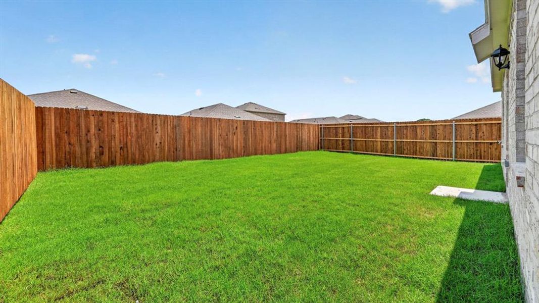 Exterior details and patio area of a home in Creekside Ranch, Blue Ridge (Image 3).